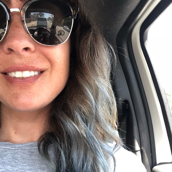 Meet your Posher, Keli - Picture 1 of 2